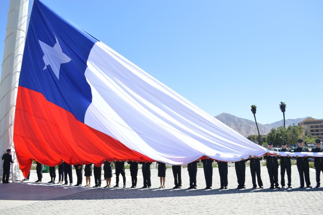 /gendarmeria-da-inicio-a-su-mes-de-aniversario-con-izamiento-del-pabellon