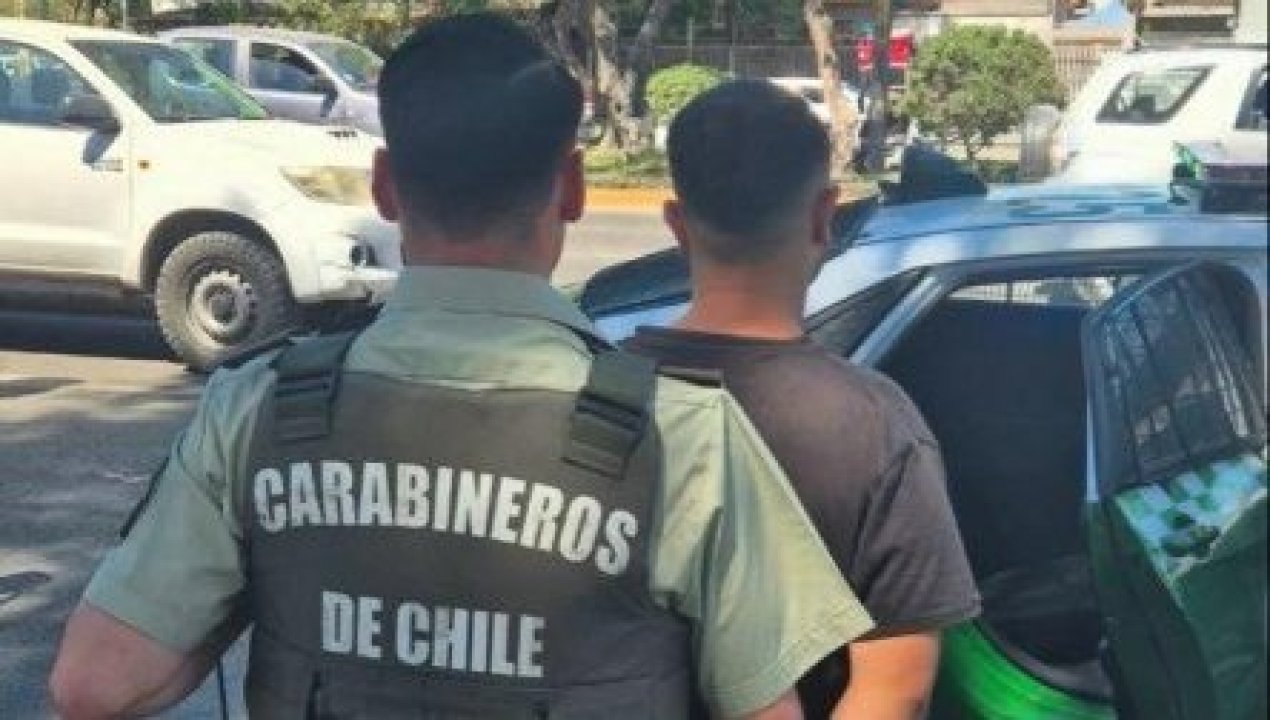 /carabineros-detuvo-a-sujeto-por-venta-de-cigarrillos-de-contrabando-en