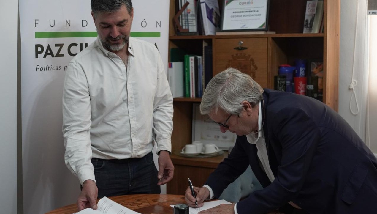 /curico-firma-convenio-en-seguridad-publica-y-prevencion