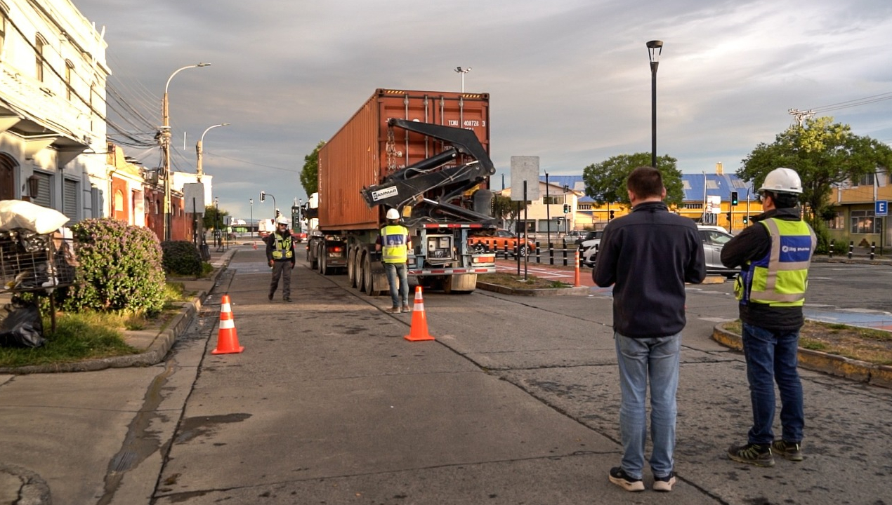 /magallanes/punta-arenas-despacha-primer-contenedor-solidario-con-ayuda-para-trehuaco