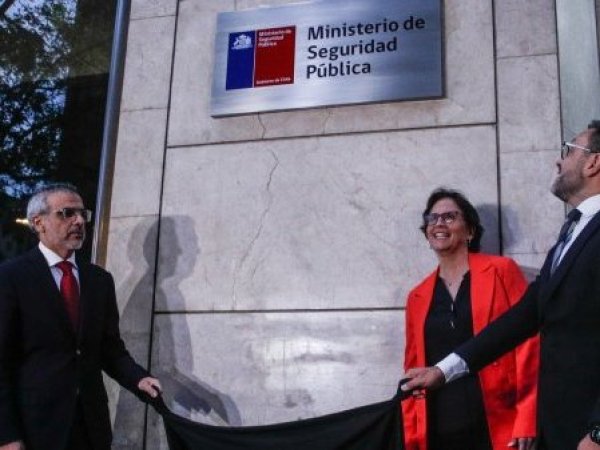 Gobierno presenta proyecto para traspasar Gendarmería al Ministerio de Seguridad Pública