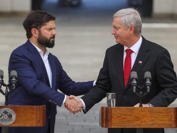 Nueva encuesta Cadem trae aprobaciones y desaprobaciones para Boric y Kast