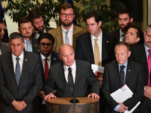 Reforma tributaria del Gobierno abre debate por rebajas a empresas y eventual impacto en las familias