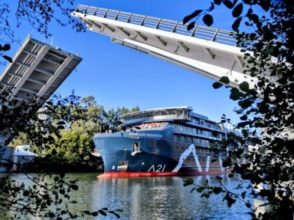 Crucero híbrido construido en Valdivia comenzó operaciones hacia la Antártica