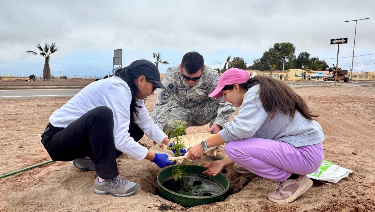 /conaf-y-fuerza-aerea-impulsan-arborizacion-con-tecnologia-sustentable-en